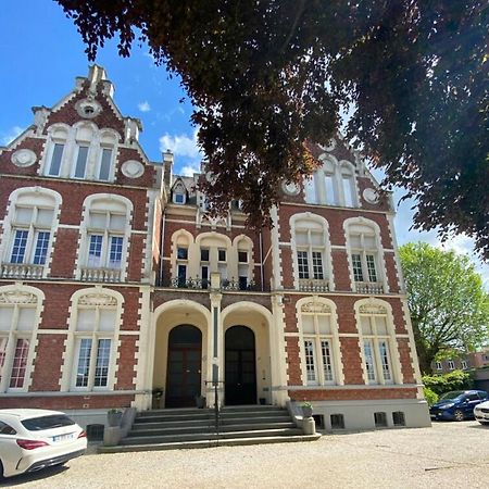 Krisko Parking Prive Et Clos Armentieres Luaran gambar
