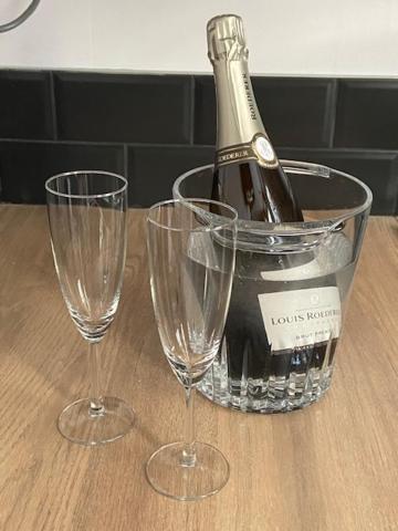 Krisko Parking Prive Et Clos Armentieres Luaran gambar