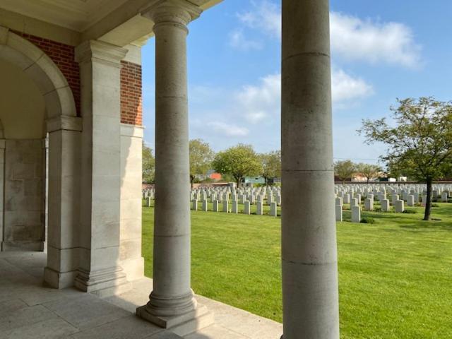 Krisko Parking Prive Et Clos Armentieres Luaran gambar